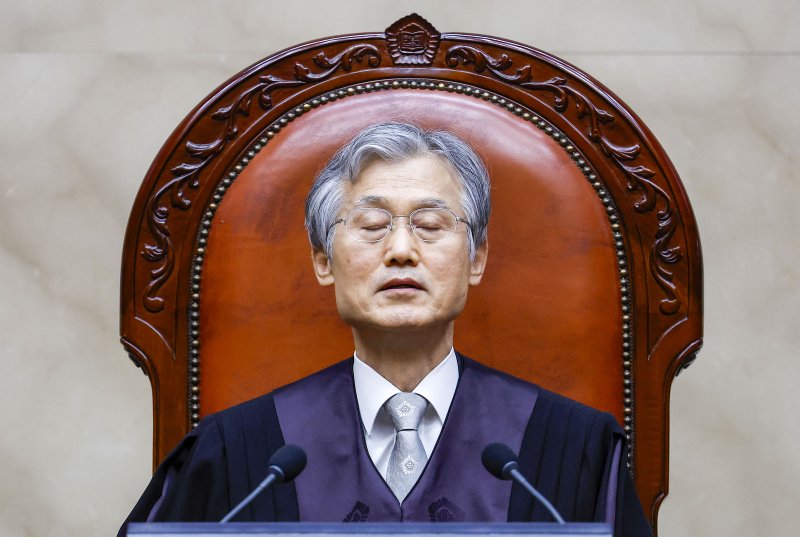 [서울=뉴시스] 정병혁 기자 = 조희대 대법원장이 지난달 19일 서울 서초구 대법원에서 열린 전원합의체 선고에 참석하고 있다. 2026.04.04. jhope@newsis.com