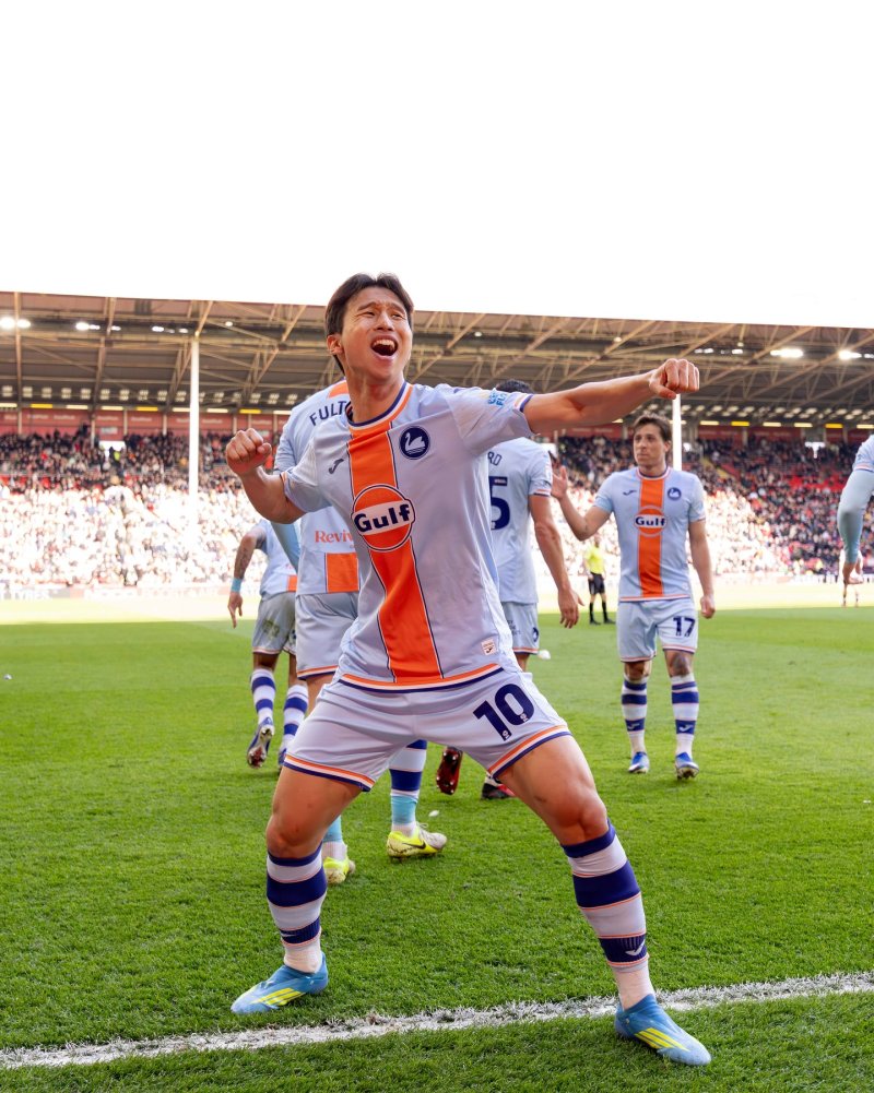 [서울=뉴시스] 잉글랜드 프로축구 챔피언십(2부 리그) 스완지시티의 엄지성. (사진=스완지시티 SNS 캡처) 2026.04.04. photo@newsis.com *재판매 및 DB 금지