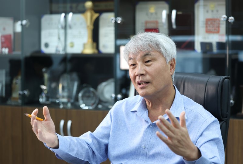 석창규 웹케시 회장이 뉴스1과의 인터뷰를 하고 있다. ⓒ 뉴스1 권현진 기자