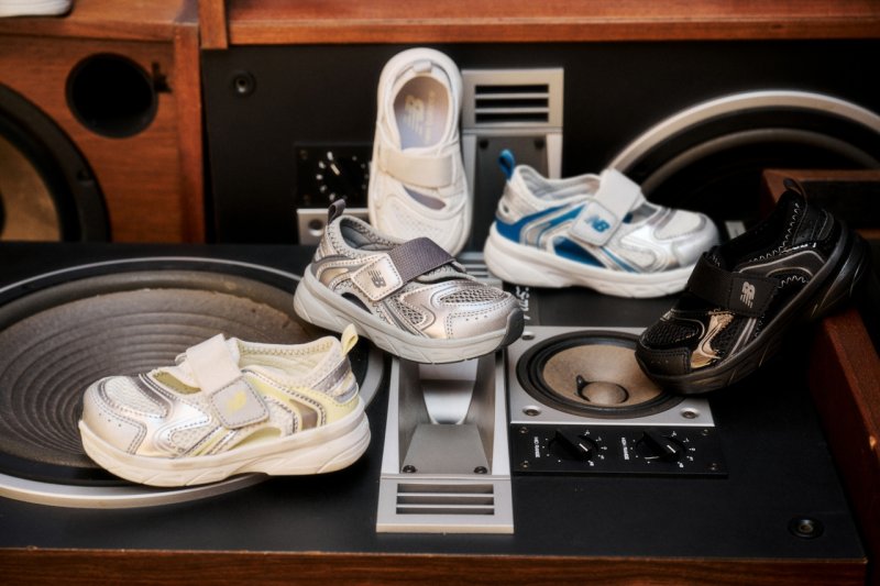 [서울=뉴시스] 뉴발란스 키즈 FREEDLE X(프리들 엑스). (사진=이랜드 제공) *재판매 및 DB 금지