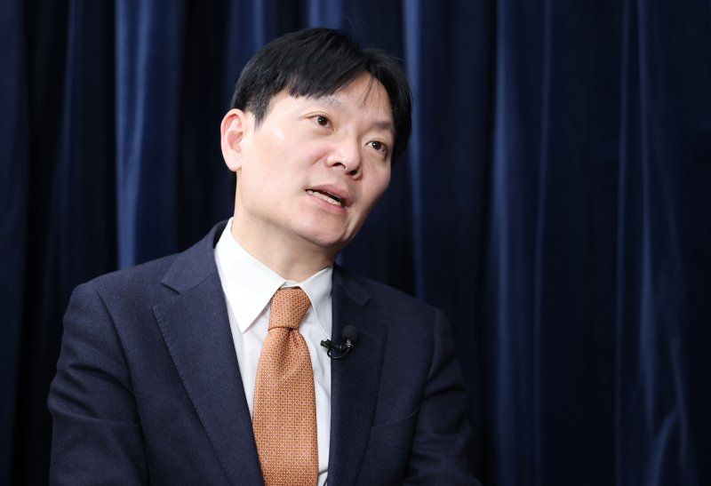 박상용 인천지검 부부장검사가 6일 오후 서울 종로구 뉴스1 사무실에서 인터뷰를 하고 있다. 이날 법무부는 '쌍방울 대북송금 사건' 수사 과정에서 비위 의혹이 제기된 박 검사에 대해 직무를 정지시켰다. 2026.4.6 ⓒ 뉴스1 이광호 기자