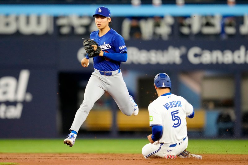 "그냥 못내려갑니다. 저는 볼넷 고르고 훔치고 냅다 뜁니다"... 김혜성이 다저스에서 살아남는 법