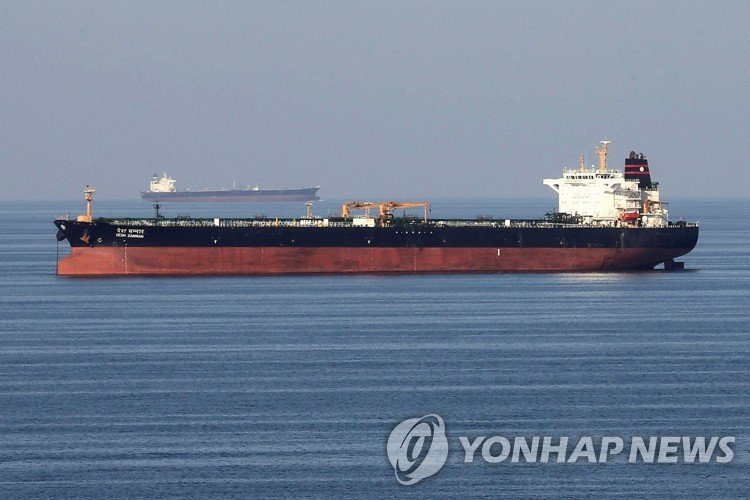 호르무즈 해협을 통과하는 유조선.연합뉴스