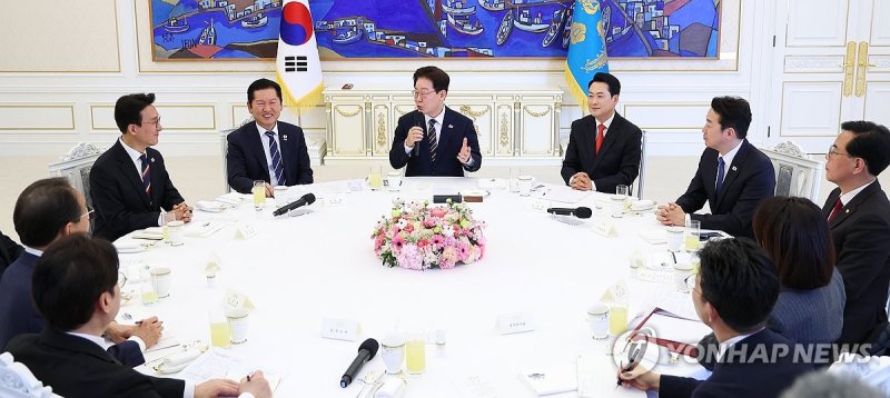 이재명 대통령, 여야정 민생경제 협의체 회담 발언 (출처=연합뉴스)