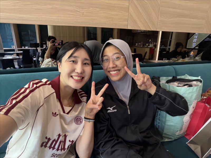 인도네시아에서 메가와 만난 염혜선(왼쪽) (출처=연합뉴스)