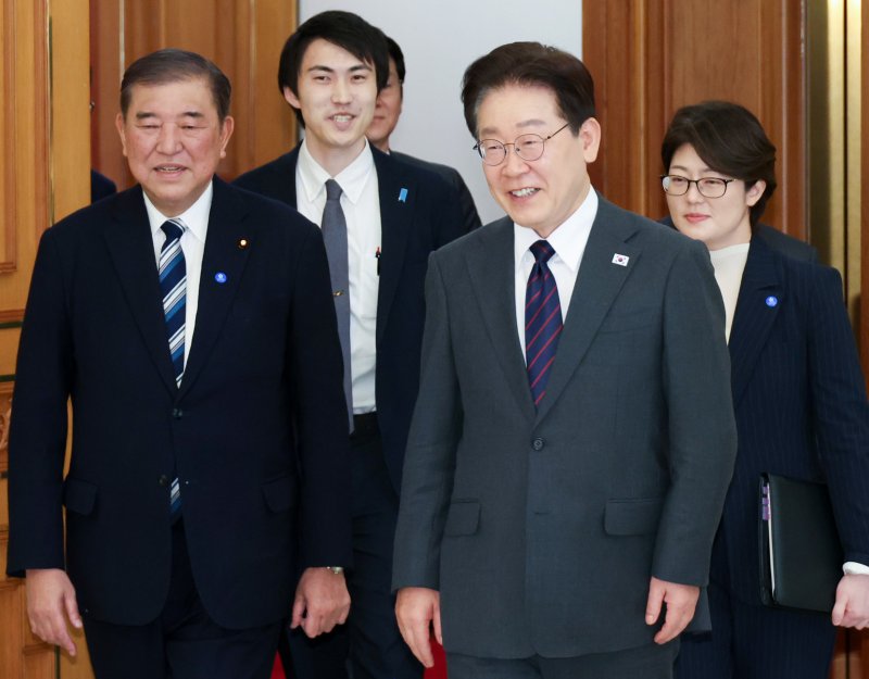 이재명 대통령이 8일 청와대에서 이시바 시게루 전 일본 총리를 접견하고 있다. 2026.4.8 ⓒ 뉴스1 허경 기자