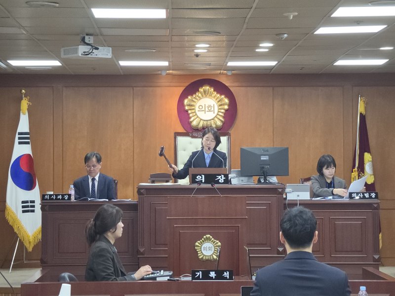 [대구=뉴시스] 이상제 기자 = 대구 중구의회가 제313회 임시회 제2차 본회의를 진행하고 있다. 2026.04.09. king@newsis.com *재판매 및 DB 금지