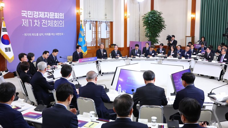 [서울=뉴시스] 최동준 기자 = 이재명 대통령이 9일 청와대에서 열린 국민경제자문회의 제1차 전체회의에서 발언하고 있다. 2026.04.09. photocdj@newsis.com