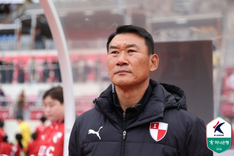 부산아이파크의 비상을 이끄는 조성환 감독 (한국프로축구연맹 제공) /사진=뉴스1