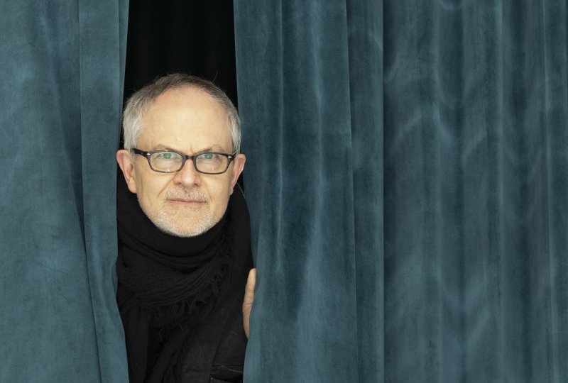 [서울=뉴시스] 김근수 기자 = 뮤지컬 ‘베토벤’ 연출가 길 메머트가 9일 오전 서울 강남구 빌딩숨에서 열린 라운드 인터뷰에서 포즈를 취하고 있다. 2026.04.09. ks@newsis.com