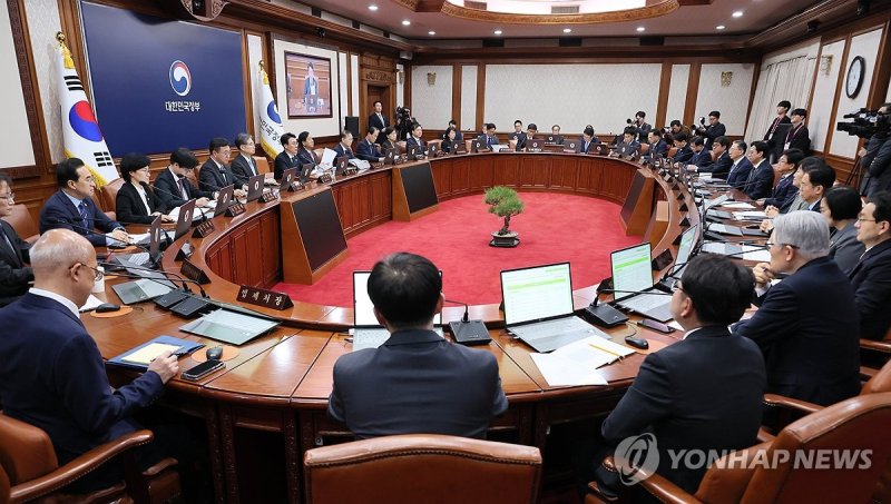 김민석 총리, 임시 국무회의 주재 (출처=연합뉴스)