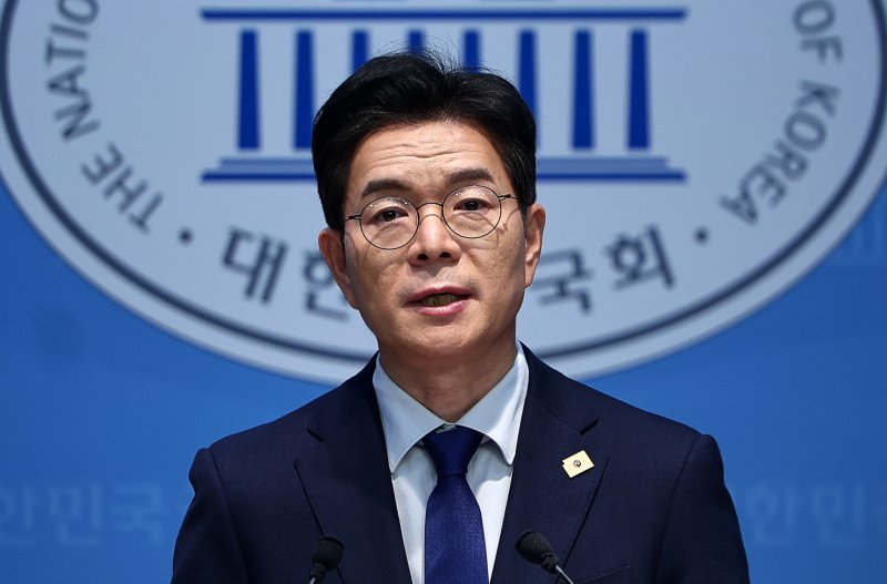 경찰, 정원오 '여론조사 왜곡 의혹' 고발인 조사