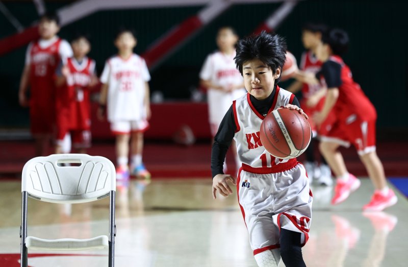 7일 서울 송파구 잠실학생체육관에서 SK 나이츠 유소년팀 선수들이 훈련을 하고 있다. ⓒ 뉴스1 최지환 기자
