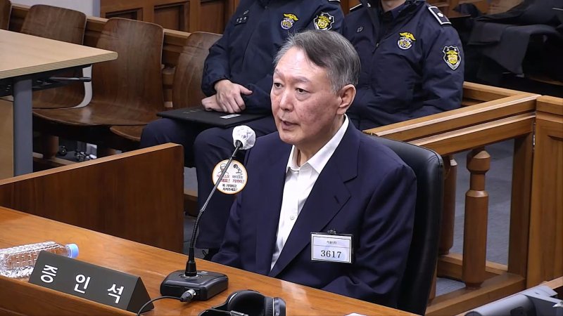 이번주 윤석열&middot;김건희 첫 법정 재회…尹재판에 증인 소환