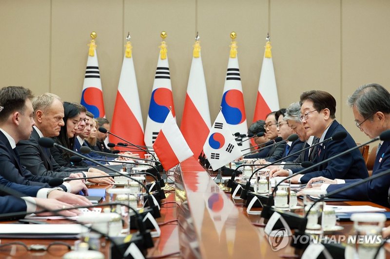 한-폴란드 확대 정상회담 (출처=연합뉴스)