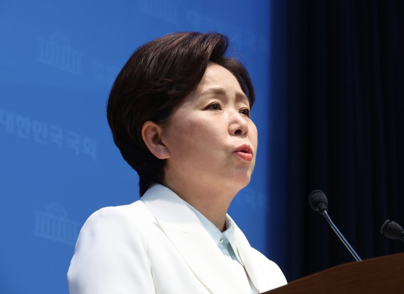 [서울=뉴시스] 김금보 기자 = 양향자 국민의힘 최고위원이 10일 오후 서울 여의도 국회 소통관에서 경기도지사 출마선언 기자회견을 하고 있다. 2026.04.10. kgb@newsis.com