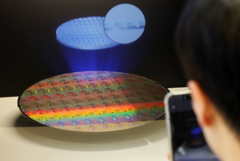 반도체 열·응력 해석 정확도 높이는 AI 기술 개발