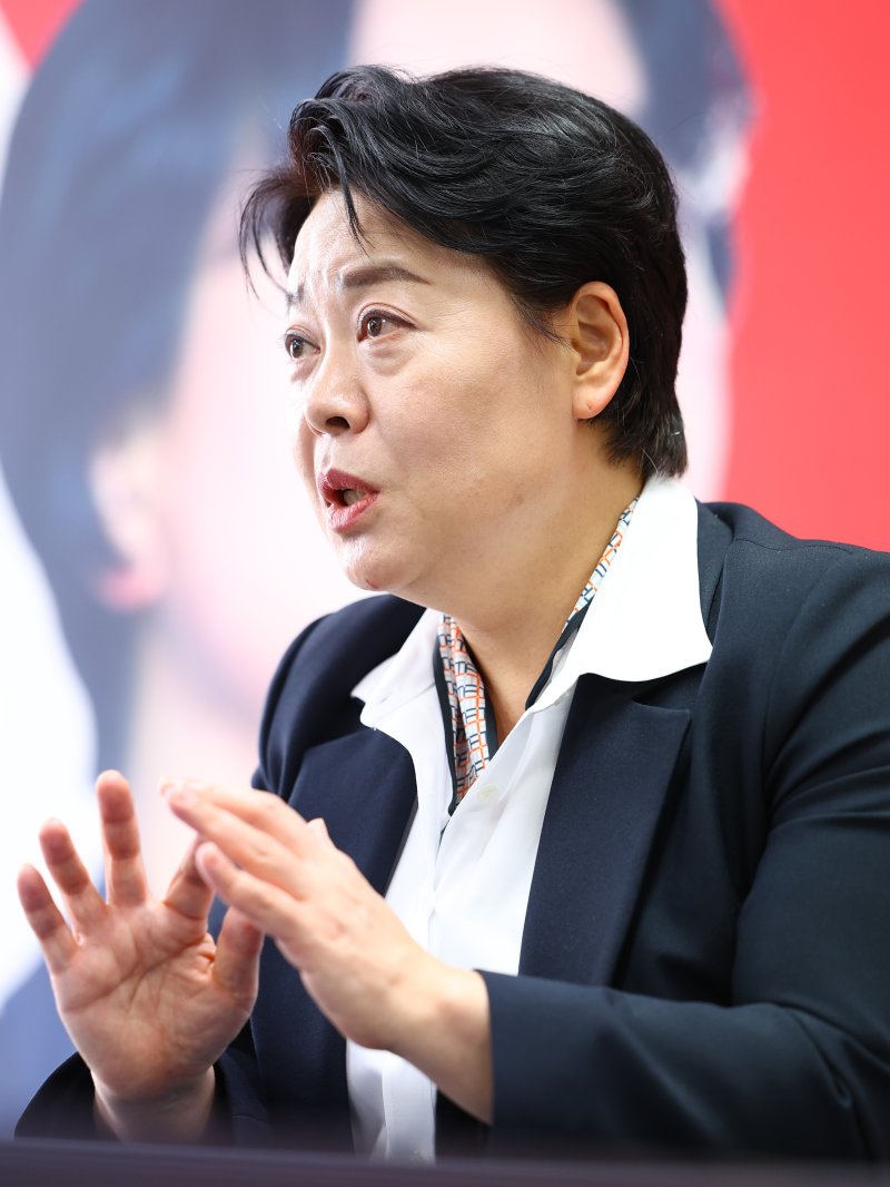 [서울=뉴시스] 황준선 기자 = 윤희숙 6·3 지방선거 국민의힘 서울시장 예비후보가 13일 서울 여의도 선거 사무소에서 뉴시스와 인터뷰 하고 있다. 2026.04.13. hwang@newsis.com