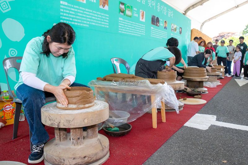 울산옹기축제 물레 체험. 울산시 제공