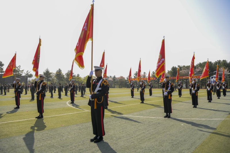 15일 경기도 화성시 해병대사령부에서 '해병대 창설 77주년 기념행사'가 열리고 있다. 해병대사령부 제공