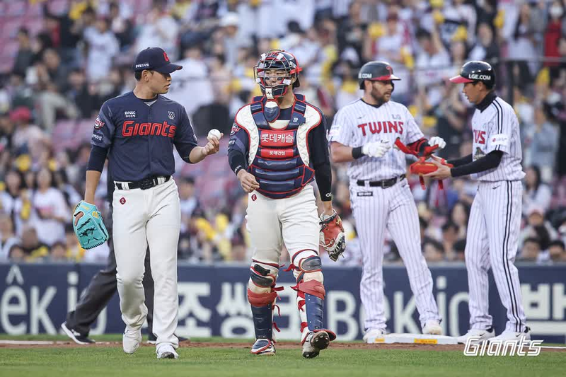 57실점→6실점, 포수 하나 바꿨을 뿐인데… 손성빈, 롯데 마운드에 벌어진 '소름 돋는 마법' [FN 이슈]