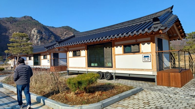 5월 문을 여는 직소천 야영장 내 한옥형 카라반