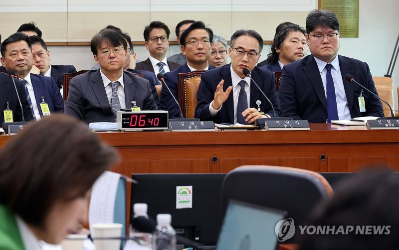 답변하는 이원석 전 검찰총장 (출처=연합뉴스)