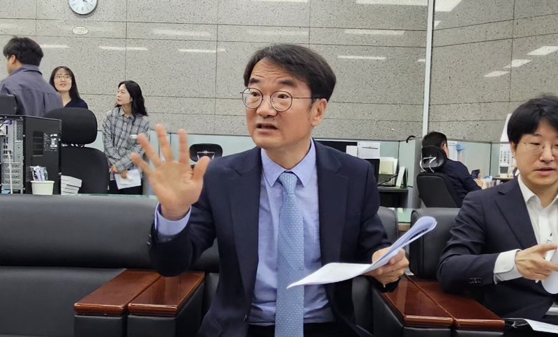 정연우 지식재산처 차장이 16일 정부대전청사 기자실에서 최근 접수를 마감한 '모두의 아이디어'와 관련한 백브리핑을 하고 있다. 사진=김원준 기자