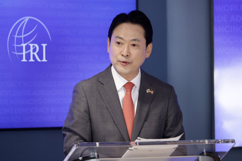 방미 중인 장동혁 국민의힘 대표가 15일(현지시간) 국제공화연구소에서 연설하고 있다. 국민의힘 제공. 뉴스1