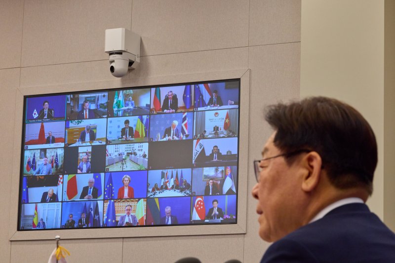 이재명 대통령이 17일 청와대에서 프랑스와 영국 주도로 열린 '호르무즈 해협 자유항행' 정상회의에 참석해 발언하고 있다. 사진=뉴스1화상