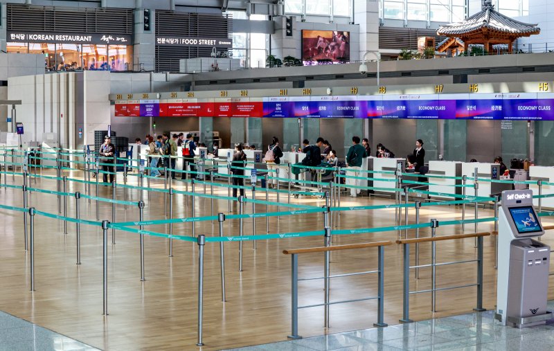 33단계 찍은 유류할증료…'휴가포기족'부터 미리 끊는 시민까지