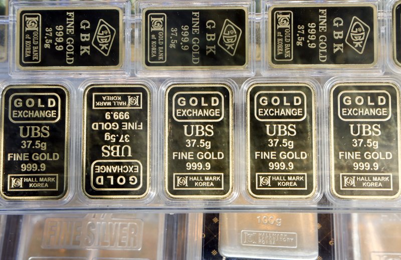 '반등열차' 아직 못 탄 금값…전쟁 후 금리 인하 시점 '상승 기대'