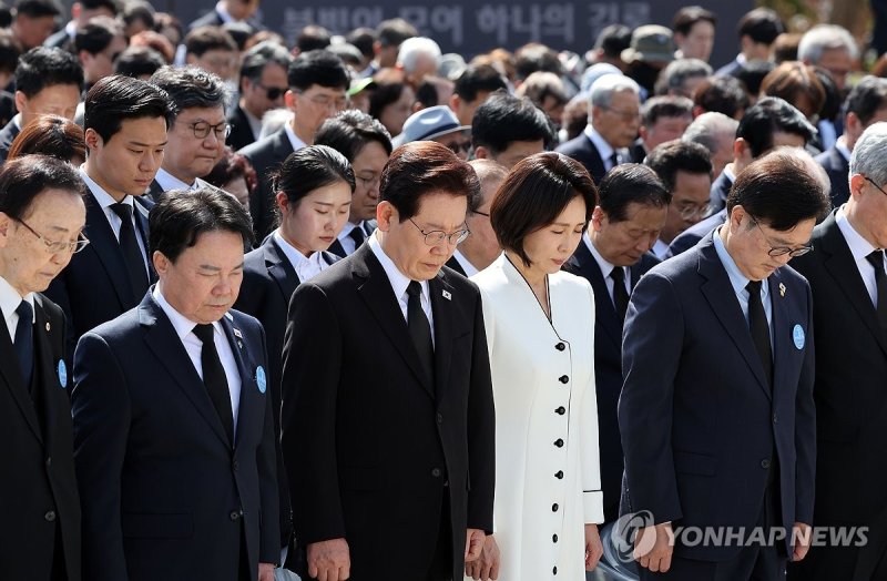 이재명 대통령, 4·19혁명 기념식 묵념 (출처=연합뉴스)