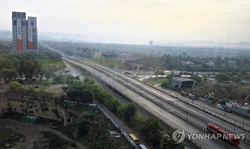 2차 종전 협상 앞둔 이슬라마바드 시내 도로 (출처=연합뉴스)