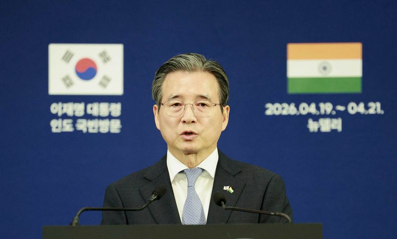 [뉴델리=뉴시스] 고범준 기자 = 김용범 정책실장이 20일(현지 시간) 인도 뉴델리 프레스센터 내 중앙기자실에서 인도 총리 오찬 및 한-인도 경제인 대화 관련 브리핑을 하고 있다. 2026.04.20. bjko@newsis.com