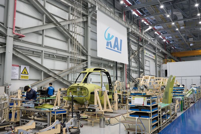지난 16일 경남 사천 한국항공우주산업(KAI) 회전익동 LAH 생산현장 전경. KAI 제공