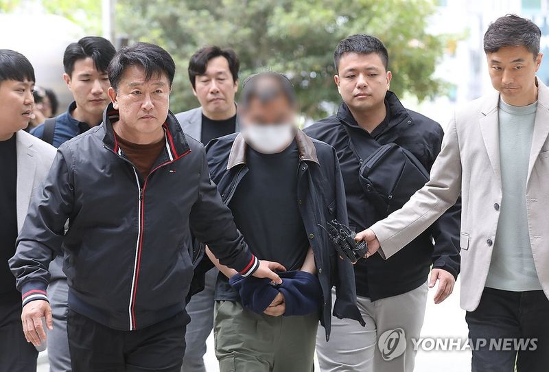 법원 출석 (출처=연합뉴스)