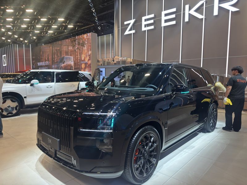 24일 열린 '베이징 국제 모터쇼(오토차이나 2026)'에 전시된 지커의 고성능 스포츠유틸리티차량(SUV) '9X'. /사진=김동찬 기자.