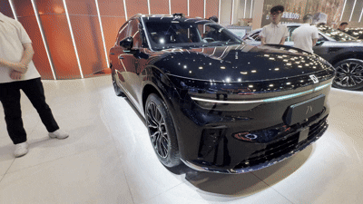 24일 열린 '베이징 국제 모터쇼(오토차이나 2026)'에 전시된 지커의 고성능 스포츠유틸리티차량(SUV) '7X'. 김동찬 기자.