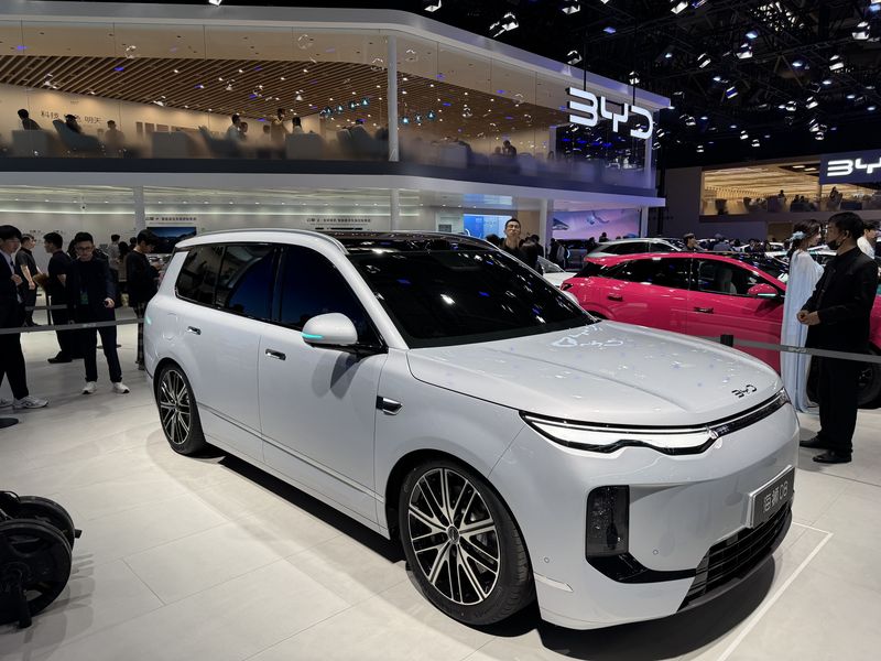 25일 열린 '베이징 국제 모터쇼(오토차이나 2026)'에 전시된 BYD의 대형 스포츠유틸리티차량(SUV) '씨라이언 08'. /사진=김동찬 기자.