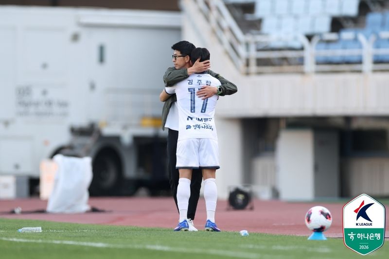 김천 상무가 25일 열린 하나은행 K리그1 2026 10라운드 원정 경기에서 부천FC를 2-0으로 꺾고 개막 10경기 만에 첫 승리를 따냈다. (한국프로축구연맹 제공)