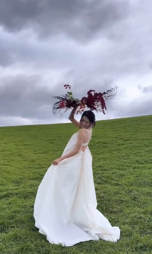 [서울=뉴시스] 고(故) 최진실의 딸 최준희가 오는 5월 결혼을 앞두고 웨딩 촬영 근황을 공개했다. (사진=인스타그램 캡처) 2026.04.25. photo@newsis.com *재판매 및 DB 금지