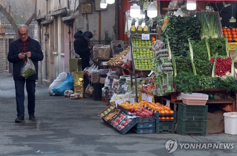 이란 테헤란의 길거리 시장 (출처=연합뉴스)