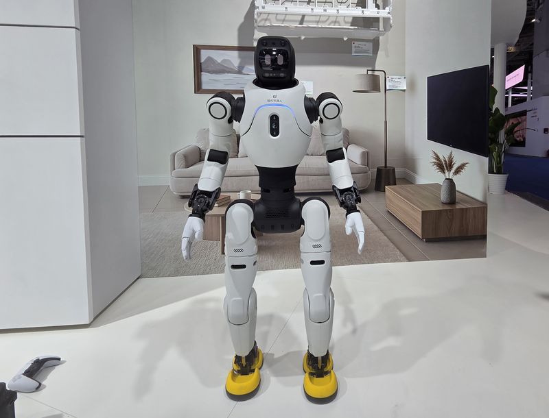 '차이나플라스 2026' 중국석유천연가스공사(CNPC) 부스에 있는 로봇.