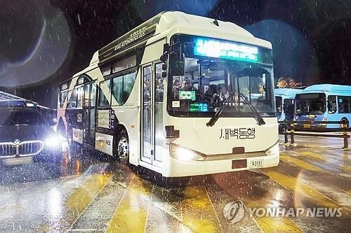 서울시가 운행 중인 새벽동행 자율주행버스. 연합뉴스