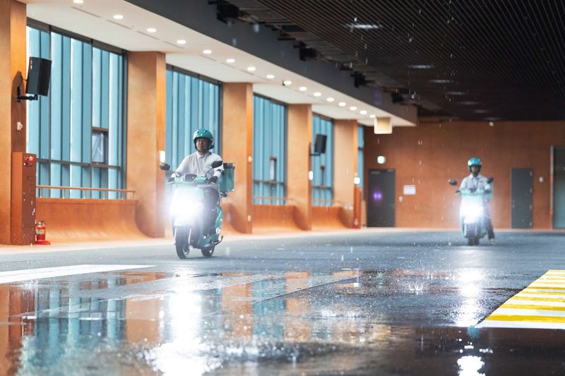 경기도 하남시에 구축한 '배민라이더스쿨'은 국내 최초 이륜차 전문 교육기관으로, 연면적 8000㎡ 규모의 3층 실내 시설로 조성됐다.