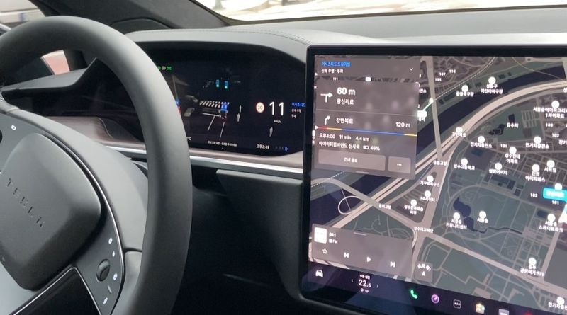 FSD 감독형 기능이 탑재된 테슬라 모델 S 운전석 내부 전경. 2026.04.27. ⓒ 뉴스1 신은빈 기자