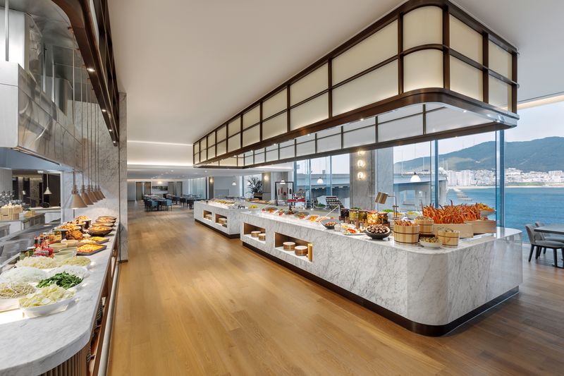 윈덤 그랜드 부산 The Bridge. 윈덤 그랜드 부산 제공