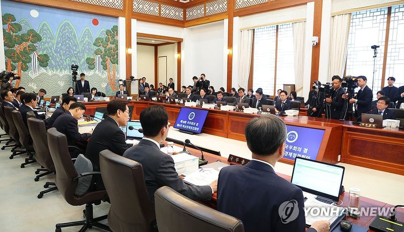 이재명 대통령, 국무회의 겸 비상경제점검회의 주재 (출처=연합뉴스)