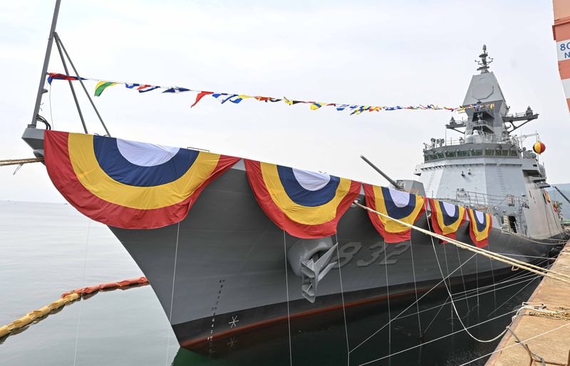 지난 28일 경남 고성군 SK오션플랜트 조선소에 제주함(FFG-832)이 진수식을 앞두고 정박해 있다. 해군 제공